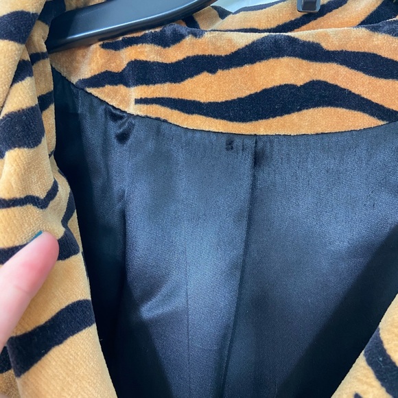EUC Vintage Rain Cheetahs Naman women’s soft tiger print fur peacoat trench coat - Picture 4 of 8